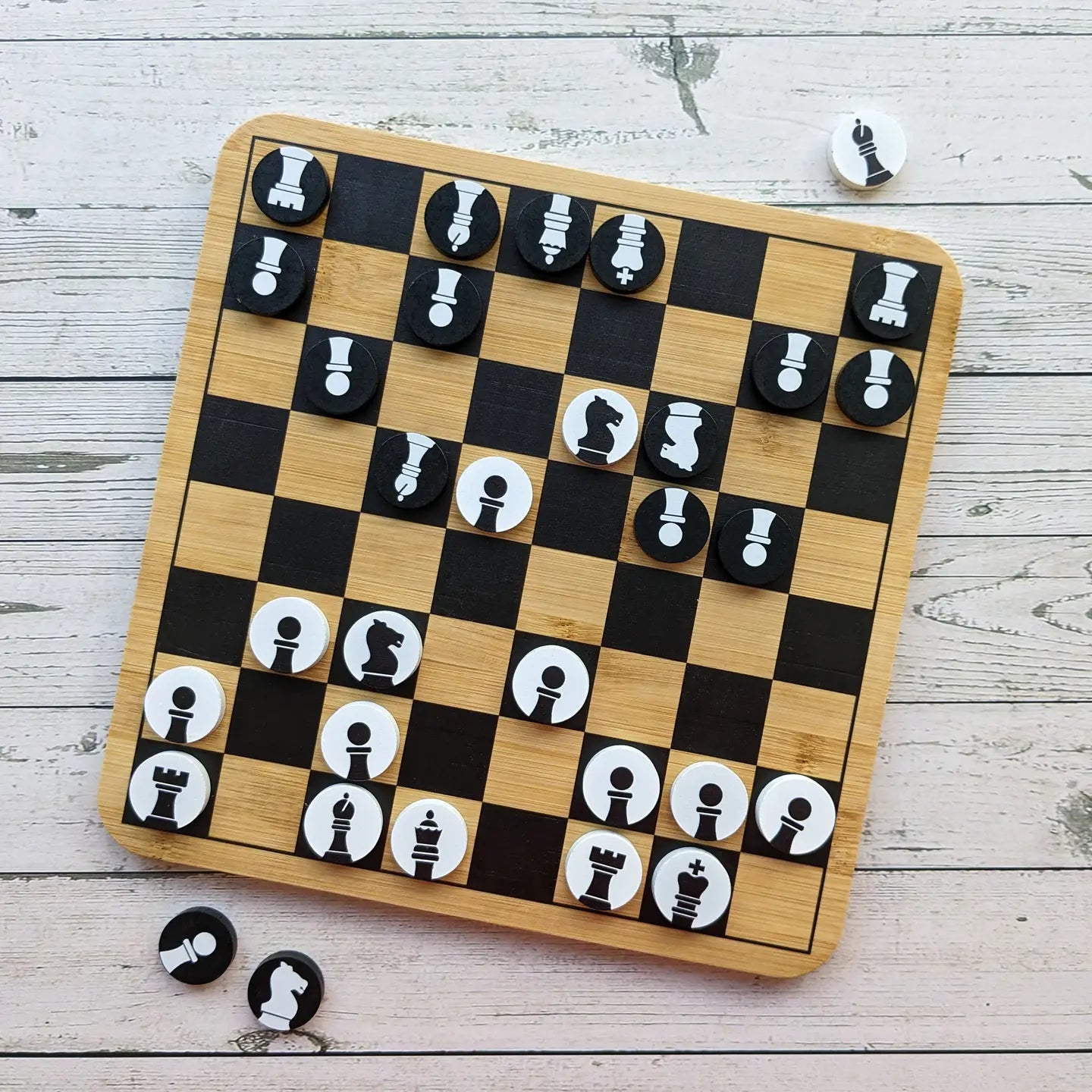 Sjakk & Backgammon – 2 i 1 gavesett i bambus