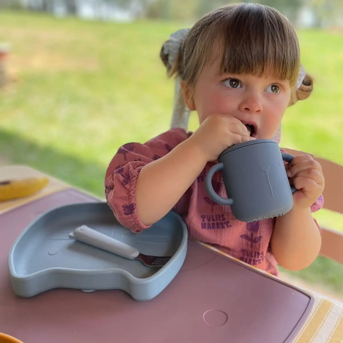 Silikontallerken med sugekopp - Misty blue