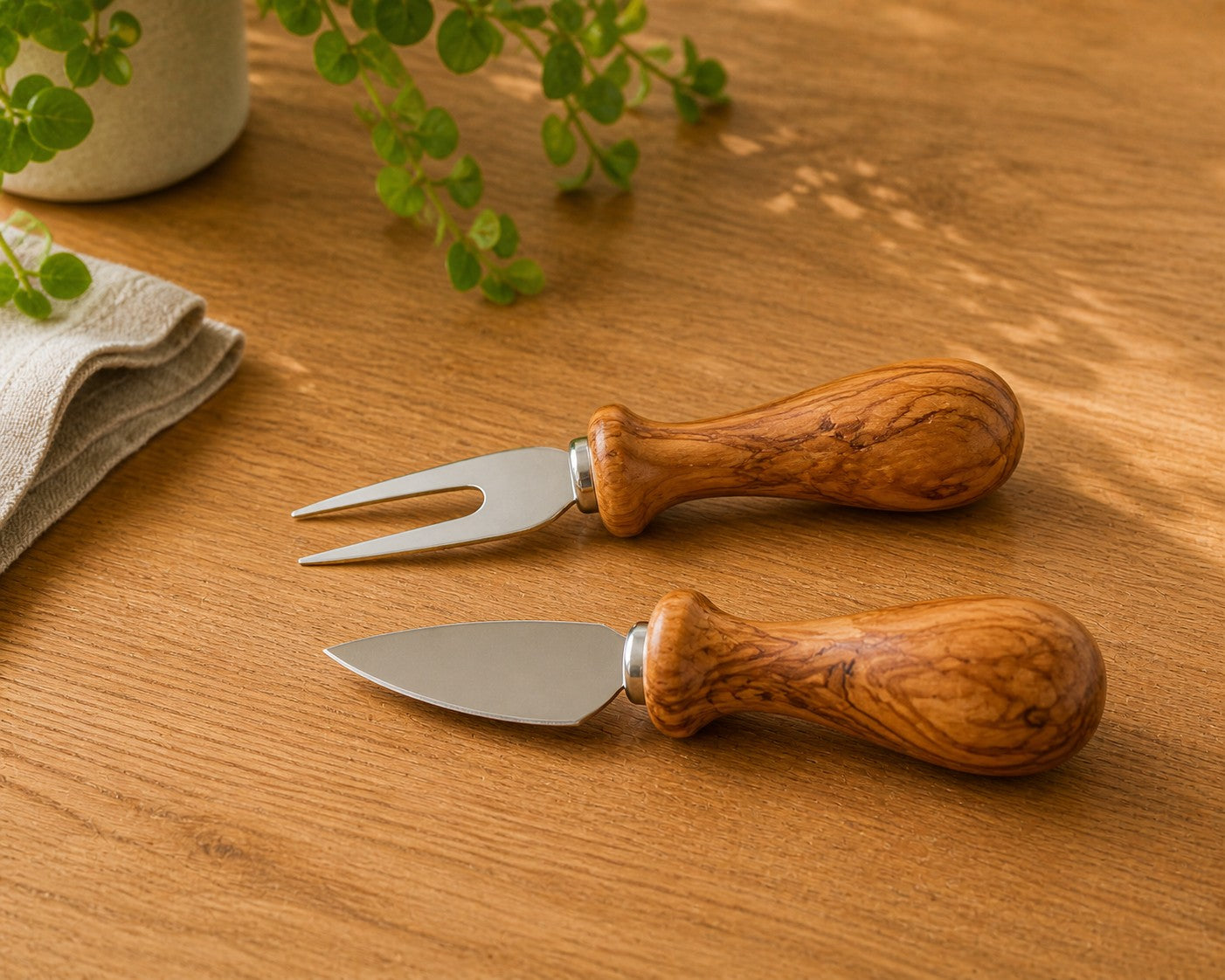 Osteknivsett i oliventre – 2 deler (kniv og gaffel)